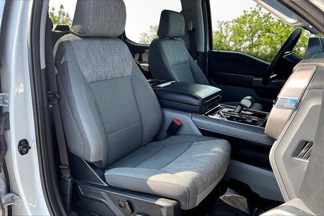 Photo of 2023 Avalanche Ford F-150 Lightning