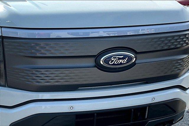 Photo of 2023 Avalanche Ford F-150 Lightning