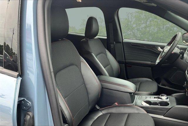 Photo of 2025 Vapor Blue Metallic Ford Escape