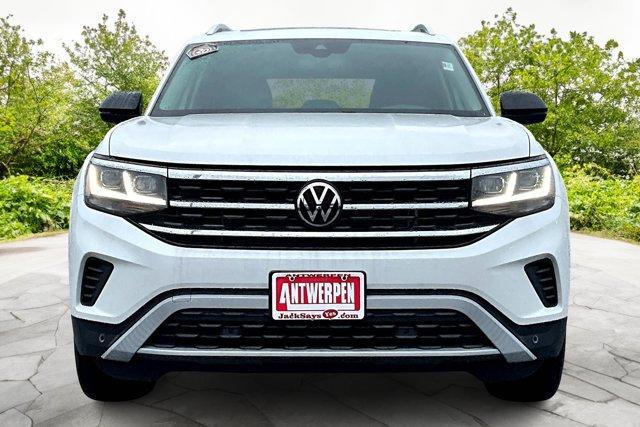 Photo of 2023 Opal White Pearl Effect Volkswagen Atlas