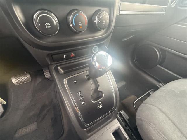 Photo of 2014 Maximum Steel Metallic Clearcoat Jeep Patriot