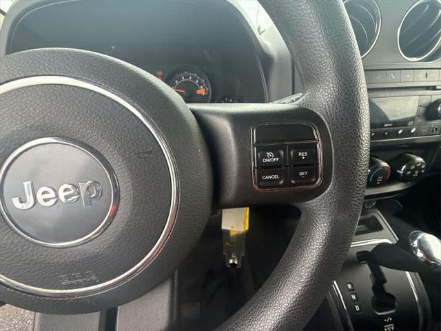Photo of 2014 Maximum Steel Metallic Clearcoat Jeep Patriot
