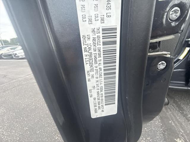 Photo of 2014 Maximum Steel Metallic Clearcoat Jeep Patriot