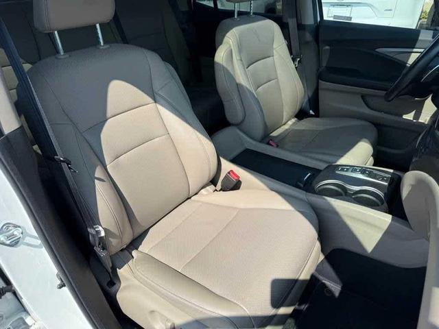 Photo of 2022 Platinum White Pearl Honda Ridgeline