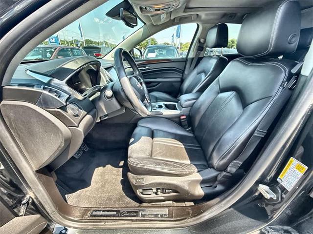 Photo of 2014 Graphite Metallic Cadillac SRX