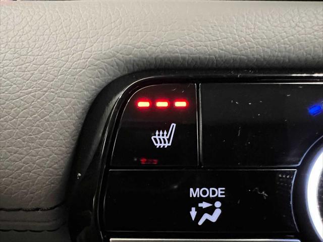 Photo of 2025 Obsidian Blue Pearl Honda Pilot