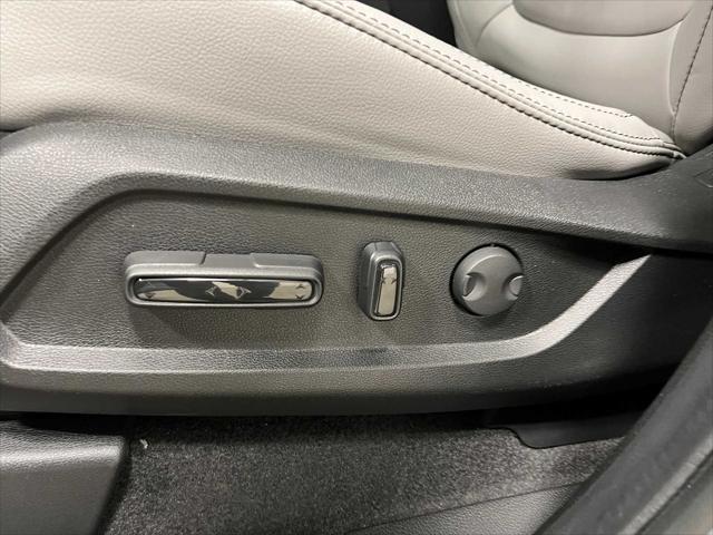 Photo of 2025 Obsidian Blue Pearl Honda Pilot