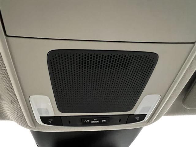 Photo of 2025 Obsidian Blue Pearl Honda Pilot