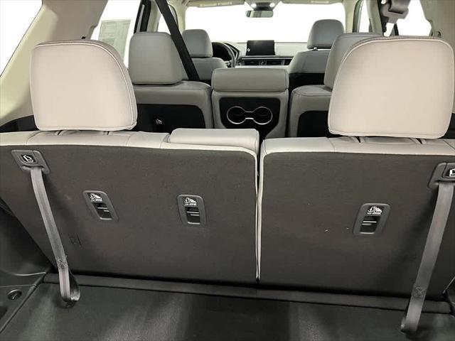 Photo of 2025 Obsidian Blue Pearl Honda Pilot
