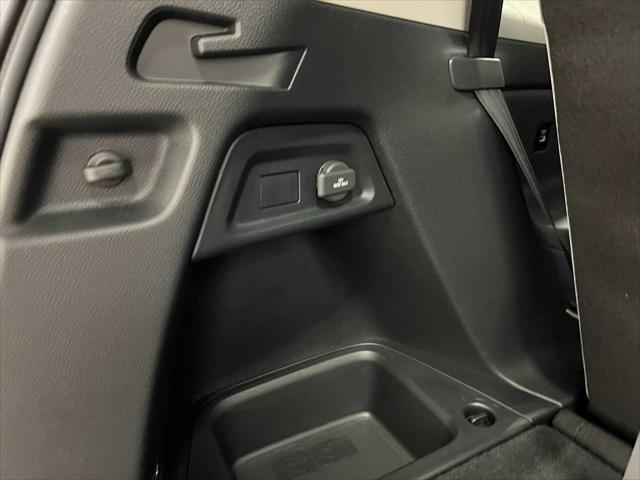 Photo of 2025 Obsidian Blue Pearl Honda Pilot