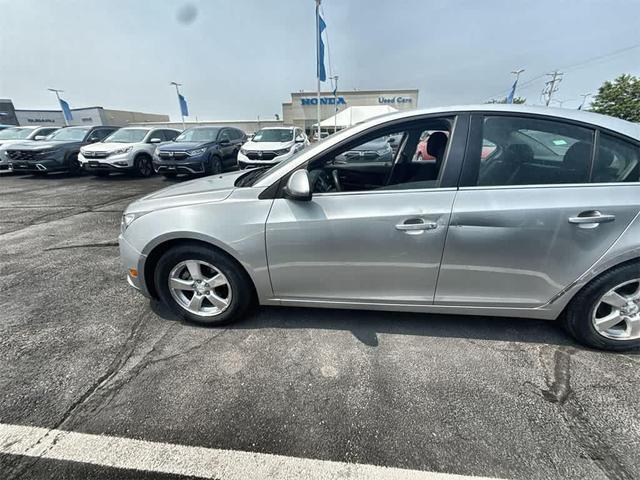 Photo of 2014 Silver Ice Metallic Chevrolet Cruze