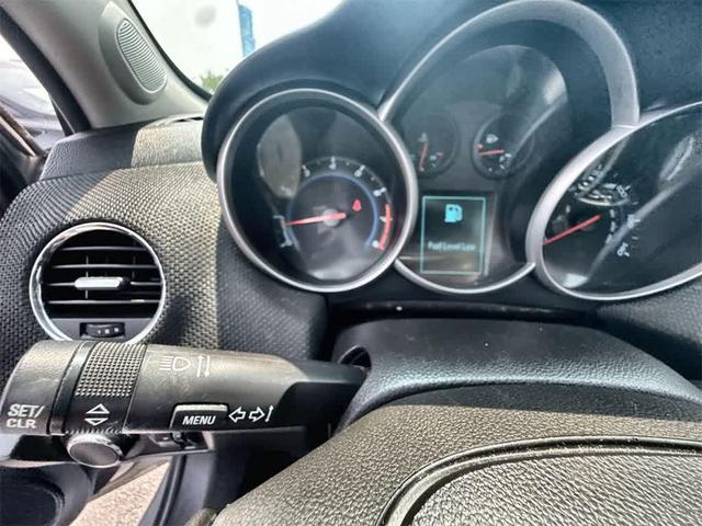 Photo of 2014 Silver Ice Metallic Chevrolet Cruze