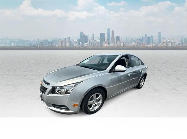 Photo of 2014 Silver Ice Metallic Chevrolet Cruze