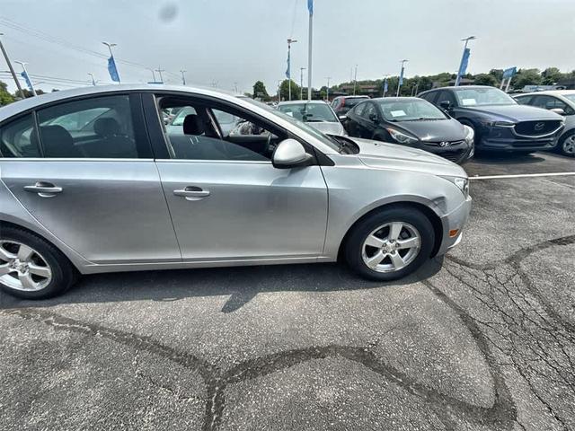 Photo of 2014 Silver Ice Metallic Chevrolet Cruze