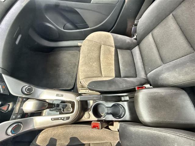 Photo of 2014 Silver Ice Metallic Chevrolet Cruze