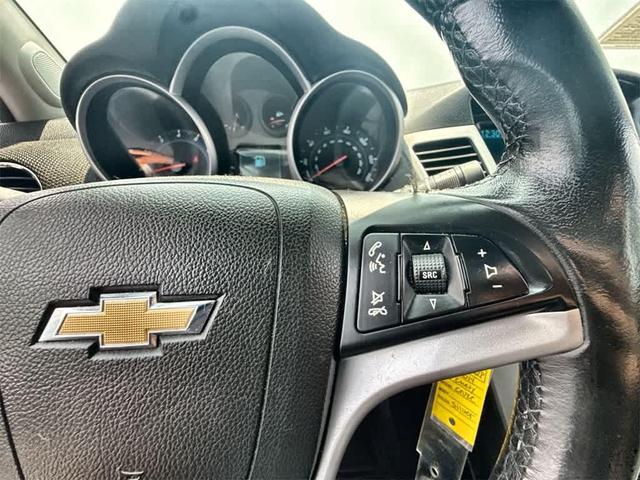 Photo of 2014 Silver Ice Metallic Chevrolet Cruze