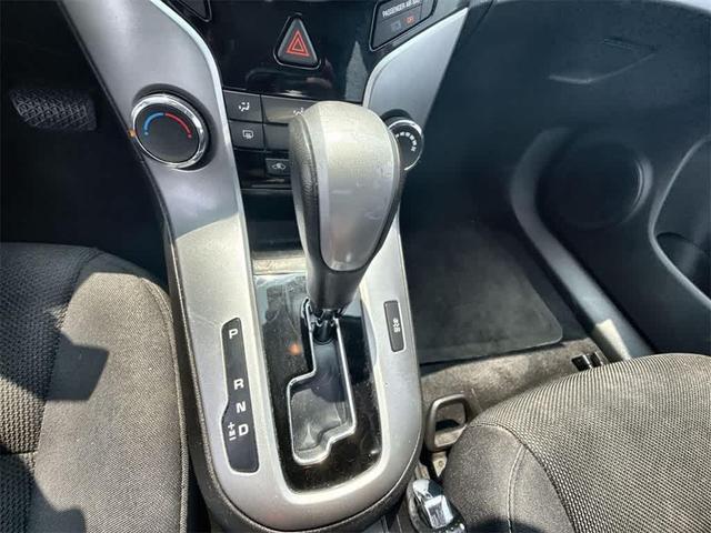 Photo of 2014 Silver Ice Metallic Chevrolet Cruze