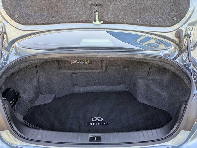 Photo of 2014 Hagane Blue INFINITI Q50 Hybrid