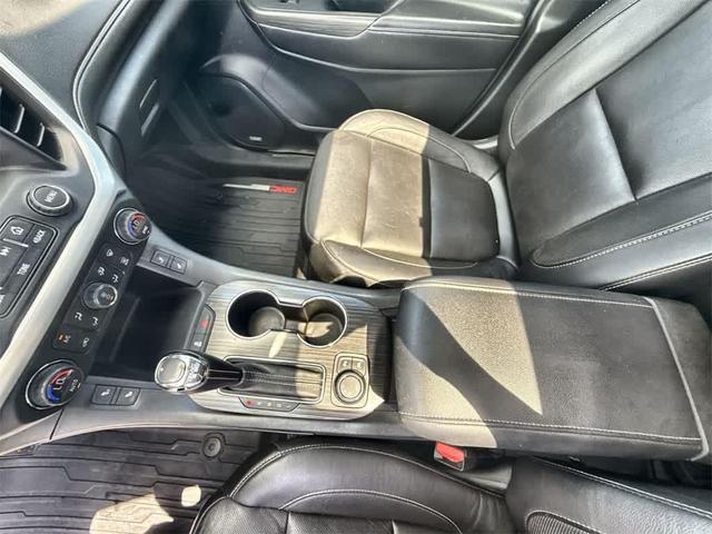 Photo of 2019 Summit White GMC Acadia