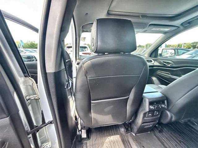 Photo of 2019 Summit White GMC Acadia