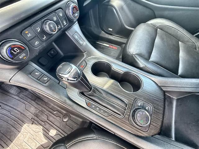 Photo of 2019 Summit White GMC Acadia