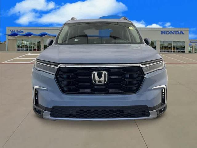 Photo of 2025 Sonic Gray Pearl Honda Pilot