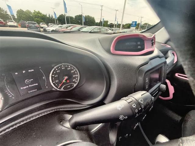 Photo of 2019 Glacier Metallic Clearcoat Jeep Renegade