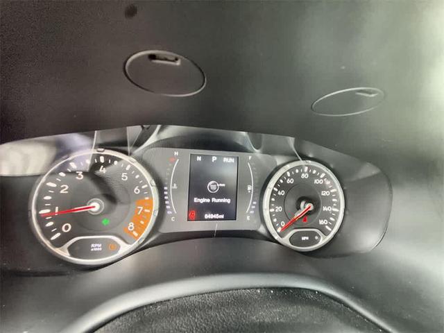 Photo of 2019 Glacier Metallic Clearcoat Jeep Renegade