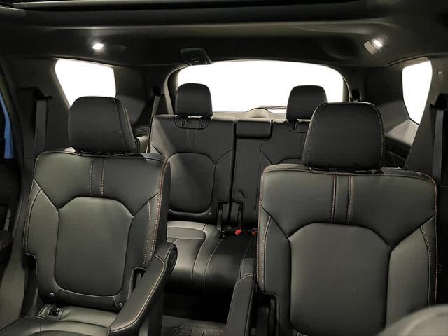 Photo of 2025 Platinum White Pearl Honda Pilot