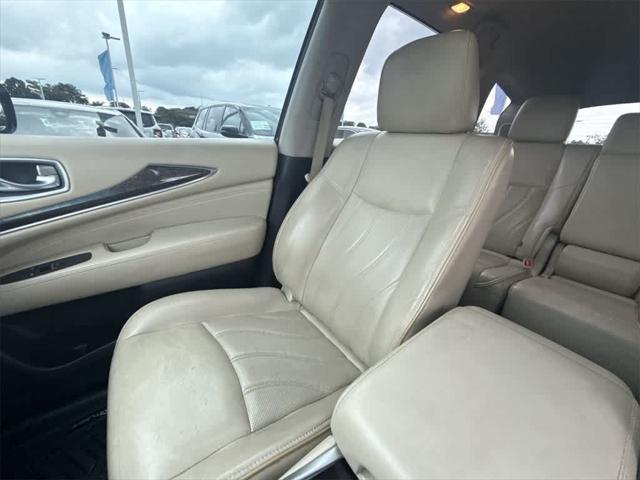 Photo of 2015 Majestic White INFINITI QX60