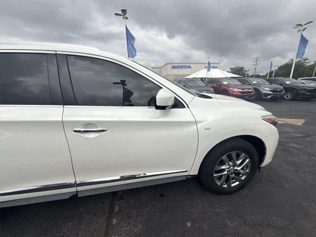 Photo of 2015 Majestic White INFINITI QX60