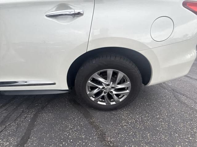 Photo of 2015 Majestic White INFINITI QX60