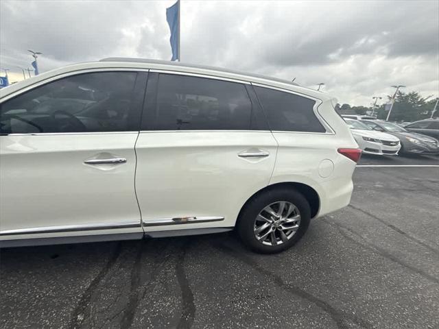 Photo of 2015 Majestic White INFINITI QX60