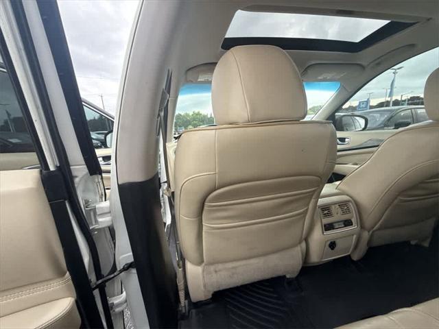 Photo of 2015 Majestic White INFINITI QX60