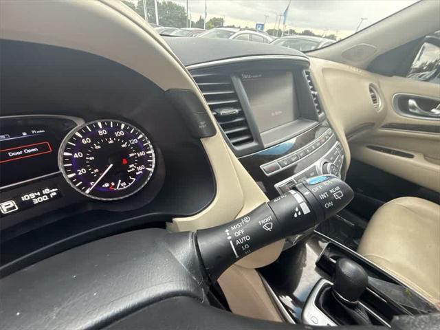 Photo of 2015 Majestic White INFINITI QX60