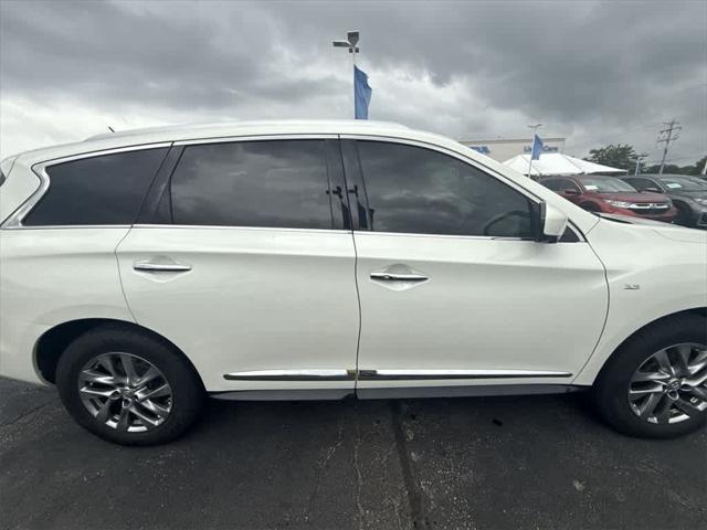 Photo of 2015 Majestic White INFINITI QX60