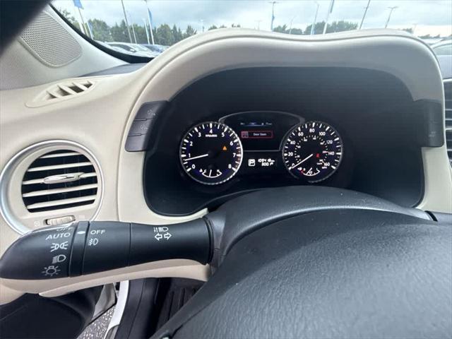 Photo of 2015 Majestic White INFINITI QX60