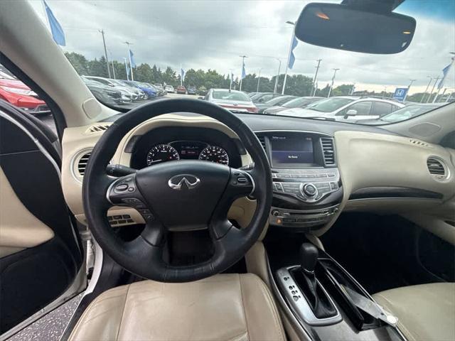 Photo of 2015 Majestic White INFINITI QX60
