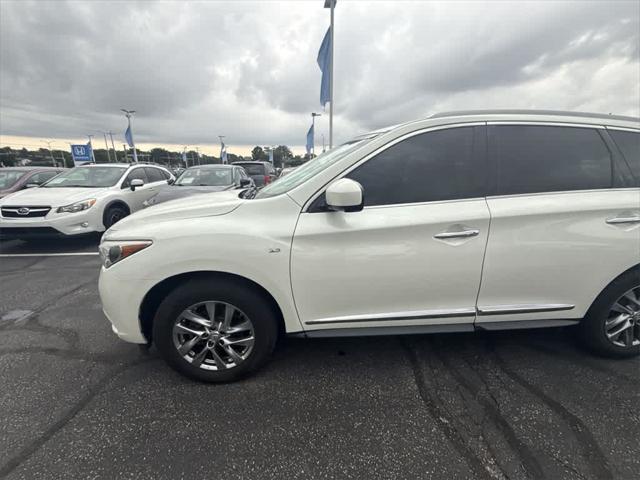 Photo of 2015 Majestic White INFINITI QX60