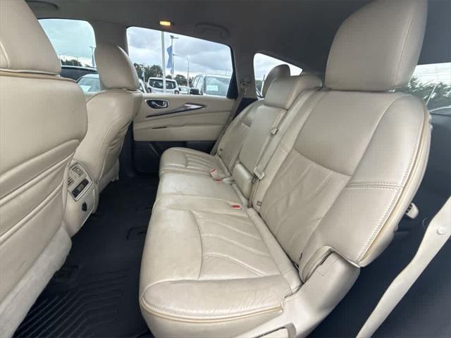 Photo of 2015 Majestic White INFINITI QX60