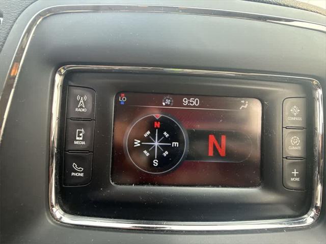 Photo of 2015 Bright White Clearcoat Dodge Durango