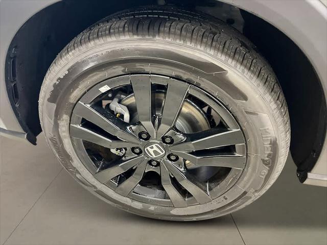 Photo of 2026 Urban Gray Pearl Honda HR-V