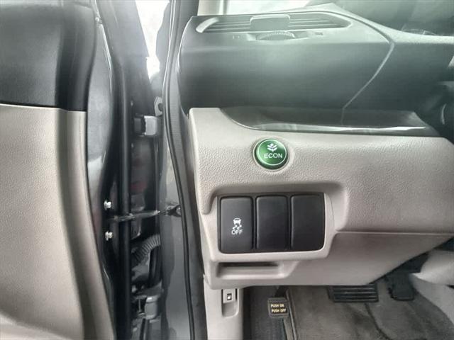 Photo of 2013 Gray Honda CR-V