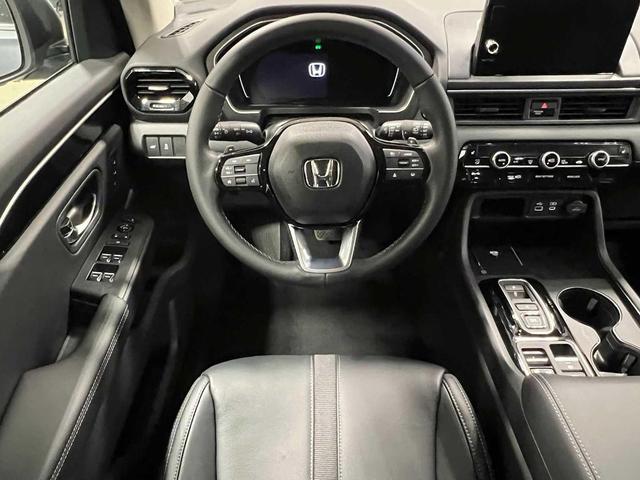 Photo of 2025 Modern Steel Metallic Honda Pilot