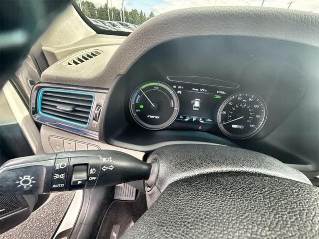 Photo of 2019 Snow White Pearl Kia Niro