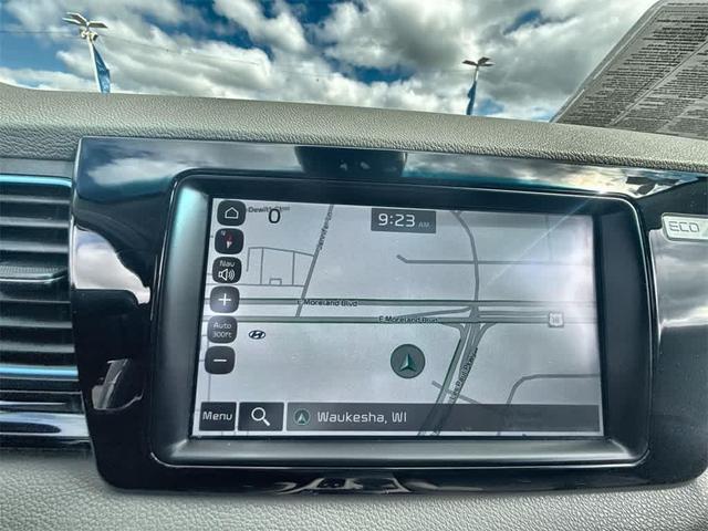 Photo of 2019 Snow White Pearl Kia Niro
