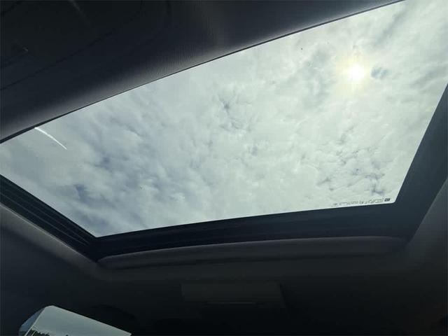 Photo of 2018 Summit White Chevrolet Tahoe