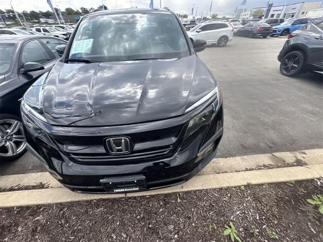 Photo of 2016 Blue Honda Pilot