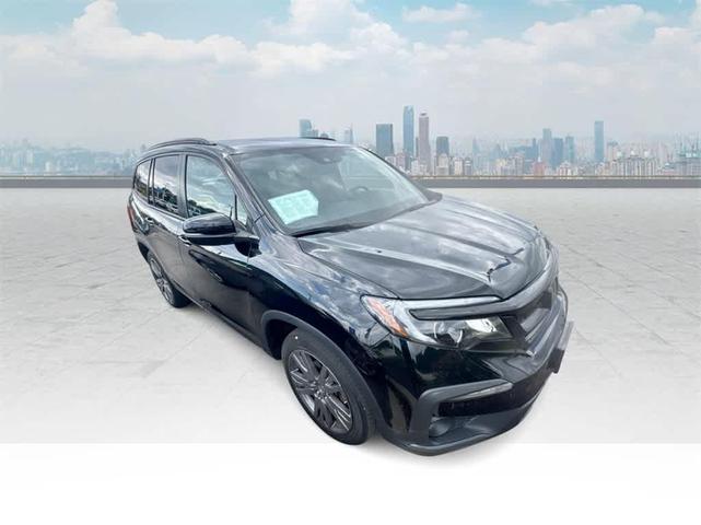 Photo of 2016 Blue Honda Pilot