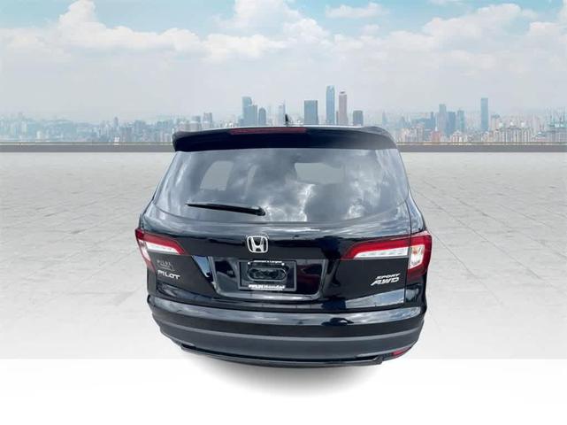Photo of 2016 Blue Honda Pilot
